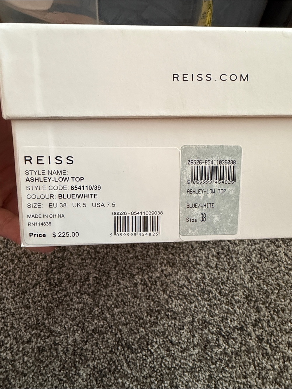 Reiss Classic White Leather Low-Top Sneakers with grey Suede Accents - Picture 8 of 8